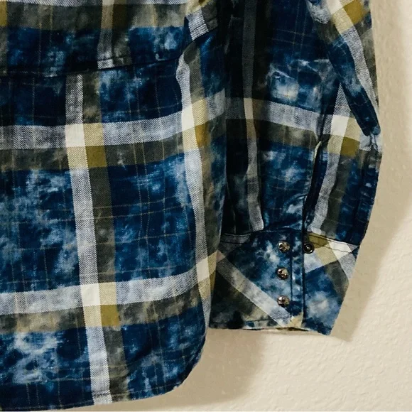 Wrangler Plaid Tie Dye Southwestern Embroidery Top Women’s Snap Western Shirt - Picture 5 of 9